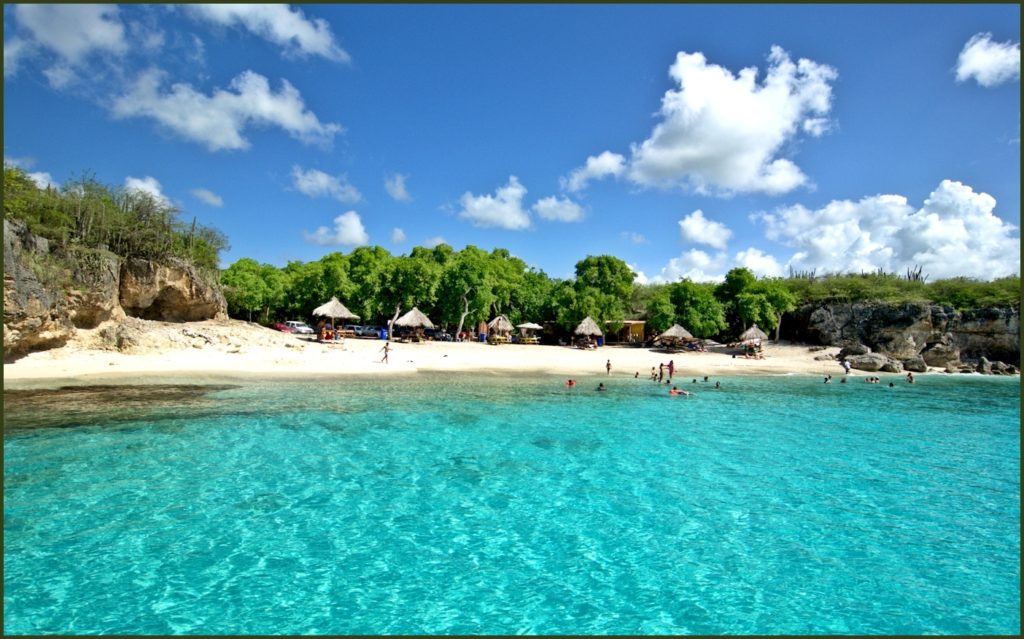 Kleine Knip Playa Kenepa Chiki Curacao